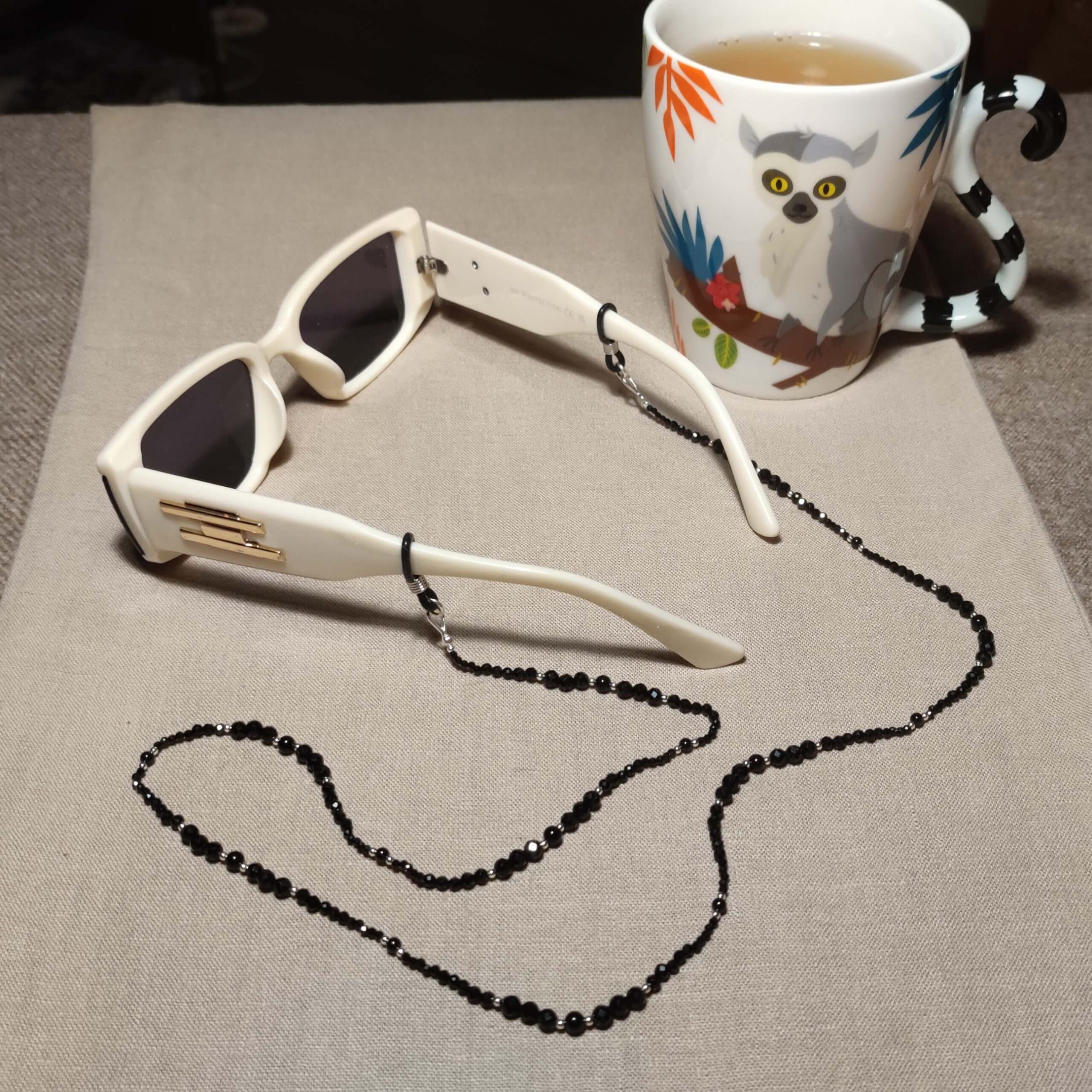 łańcuszek do okularów z kamieniami naturalnymi